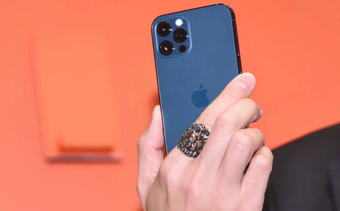 双江苹果手机维修分享iPhone12系列重启方法教程 